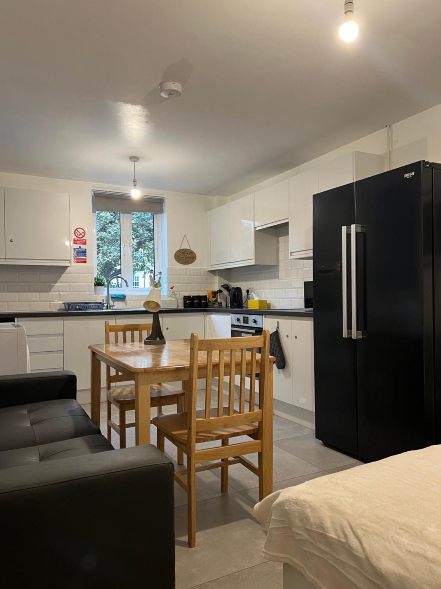 Lovely Double Rooms In Euston & Square In Central 런던 외부 사진