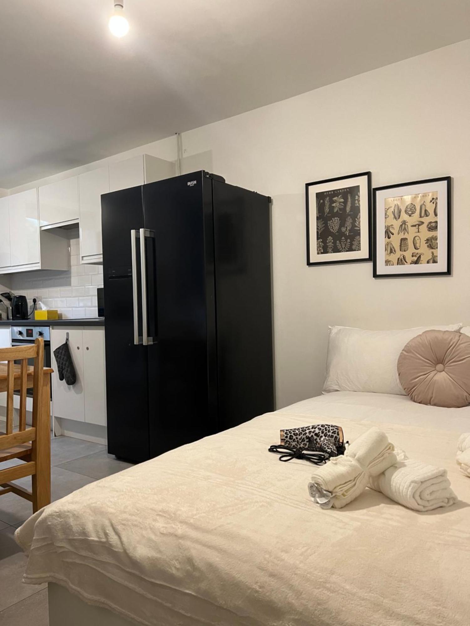 Lovely Double Rooms In Euston & Square In Central 런던 외부 사진